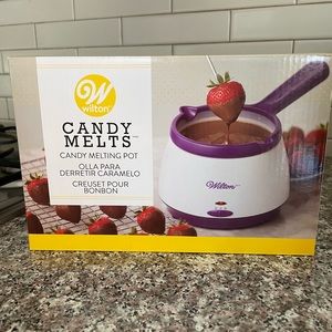 Wilton Candy Melts Candy And Chocolate Melting Pot, 2.5 Cups
